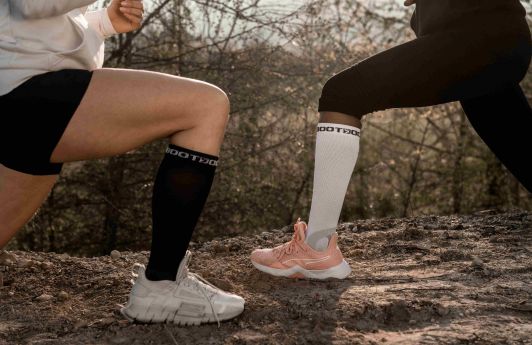 Kompresijske nogavice: Nova moda ali koristna oprema za športnike?